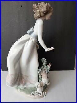 Retired 6639 Lladro Porcelain Figurine Sunday Stroll Flowers in hand WithDog