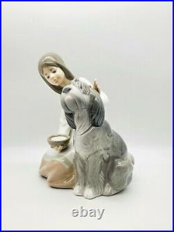 Retired Large Lladro #1334 Chow Time Girl Feeding Dog Porcelain Gloss Figurine