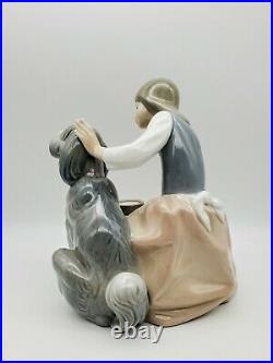 Retired Large Lladro #1334 Chow Time Girl Feeding Dog Porcelain Gloss Figurine