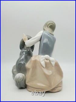 Retired Large Lladro #1334 Chow Time Girl Feeding Dog Porcelain Gloss Figurine