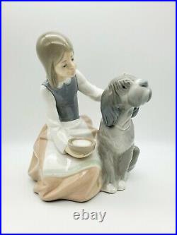 Retired Large Lladro #1334 Chow Time Girl Feeding Dog Porcelain Gloss Figurine