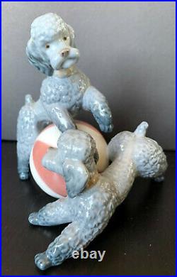 Retired Lladro 1258 Poodles Playing With Beachball Playful Dogs
