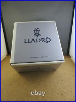 Retired Lladro Figurine 5455 Bashful Bather With Box Girl washing Dog In Tub 5