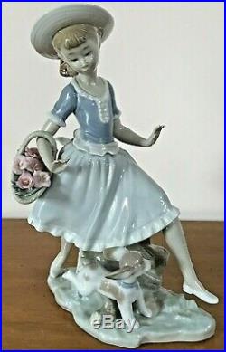 Retired Lladro Mirth in the Country (with dog) #4920 Alegrio en el Campo RARE