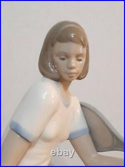 Retired Lladro Nao #1347 15 Love Tennis Girl and Dog Porcelain Figurine