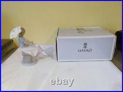 SURPRISING LLADRO #7612 PICTURE PERFECT GIRL withPARASOL & DOG-MINT withO BOX