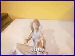 SURPRISING LLADRO #7612 PICTURE PERFECT GIRL withPARASOL & DOG-MINT withO BOX