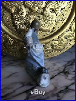 Signed Lladro Girl With A Dog Porcelain Figurine Hand Made In Spain