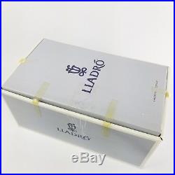 Signed Lladro Porcelain Figurine #7617 Garden Classic Woman and Dog with Box