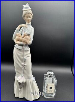 Stunning 15''Tall LLADRÓ A Walk with the Dog Woman Figurine #4893 Glazed, MINT
