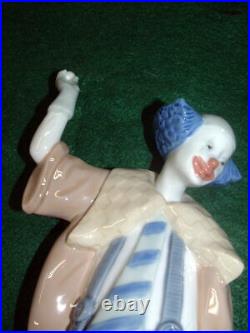 Super Rare Nao LLADRO Clown With Dog Chasing Ball, Superb Condition 11 1/2 X 7