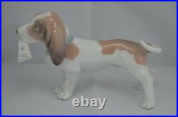 Superb Lladro Dog Morning Delivery Ref 6398