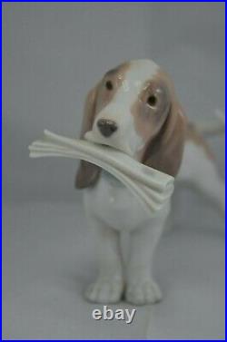 Superb Lladro Dog Morning Delivery Ref 6398