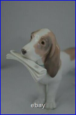 Superb Lladro Dog Morning Delivery Ref 6398