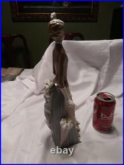 Tall Lladro -14 Woman With Dog & Pearl Handled Umbrella/Parasol #4761 Mint