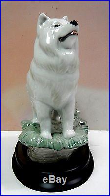 The Dog Animal On Stand Figurine By Lladro 8143
