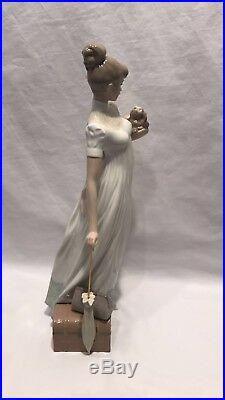 Traveling Companions Lladro 6753 / Lady with dog FREE SHIPPING