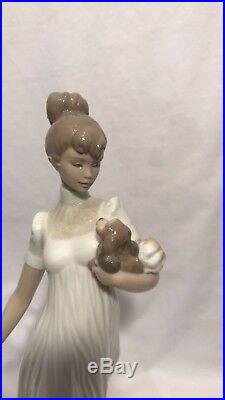 Traveling Companions Lladro 6753 / Lady with dog FREE SHIPPING