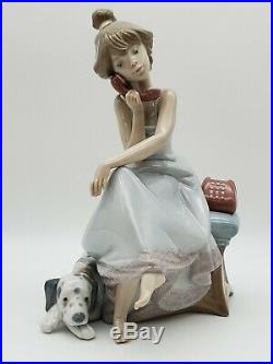 VINTAGE ESTATE LLADRO #5466 CHIT CHAT GIRL ON PHONE With DOG PORCELAIN FIGURINE
