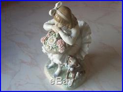 VINTAGE LLADRO FIGURINE GIRL WITH FLOWERS BASKET & DOG #1088 Issued 1970-1990