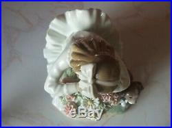 VINTAGE LLADRO FIGURINE GIRL WITH FLOWERS BASKET & DOG #1088 Issued 1970-1990