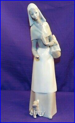 VINTAGE LLADRO SHEPHERDESS LADY With BREAD BASKET & DOG FIGURINE 11 TALL