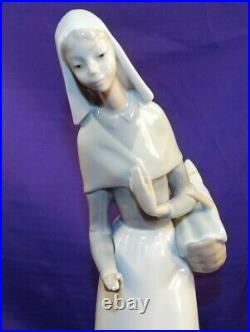 VINTAGE LLADRO SHEPHERDESS LADY With BREAD BASKET & DOG FIGURINE 11 TALL