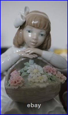 VINTAGE Lladro Porcelain Figurine Girl with Flowers and Dog #1088, Spain