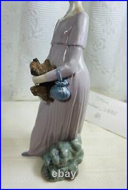 VNTG. Genuine Figurine Lladro Beautiful Lady Pregnan With Dog #4994 SPAIN