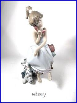 VNTG Lladro Chit Chat 5466 Girl on Phone with Orig Box 1990 Girl with Dog Great Cond