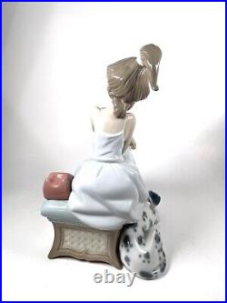 VNTG Lladro Chit Chat 5466 Girl on Phone with Orig Box 1990 Girl with Dog Great Cond