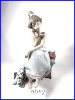 VNTG Lladro Chit Chat 5466 Girl on Phone with Orig Box 1990 Girl with Dog Great Cond