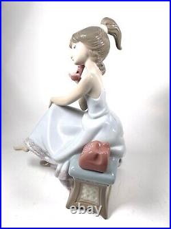 VNTG Lladro Chit Chat 5466 Girl on Phone with Orig Box 1990 Girl with Dog Great Cond