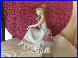 VTG LLADRO Spain CHIT CHAT Girl on Phone with Dog 5466 Porcelain Figurine