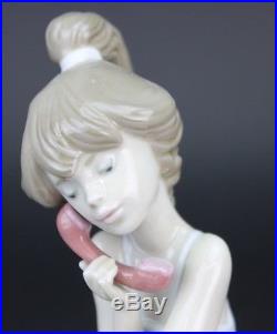 VTG LLADRO Spain CHIT CHAT Girl on Phone with Dog 5466 Porcelain Figurine NR EBH