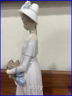 VTG Lladro Lady Holding Pekingese Dog Glossy Porcelain Dated 1970. READ