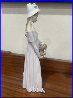 VTG Lladro Lady Holding Pekingese Dog Glossy Porcelain Dated 1970. READ