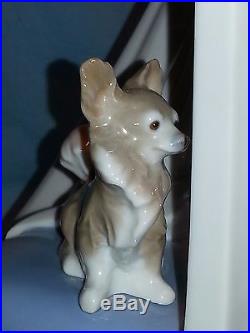 Very Large Lladro Lady Empire #4719, Woman with Dog In Chair, 19 inches, Mint