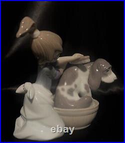 VeryAdorableLladro Bashful Bather Child/Dog (2273 Mint Condition) Glaze