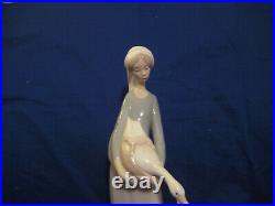 Vintage 1974 Lladro girl with goose and dog Retired 1985 10.5 high. #4866