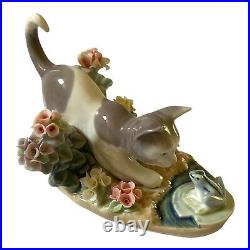 Vintage 1983 Lladro Spain #1442 Kitty Porcelain Playful Cat and Frog NWOB