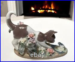 Vintage 1983 Lladro Spain #1442 Kitty Porcelain Playful Cat and Frog NWOB