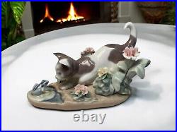 Vintage 1983 Lladro Spain #1442 Kitty Porcelain Playful Cat and Frog NWOB