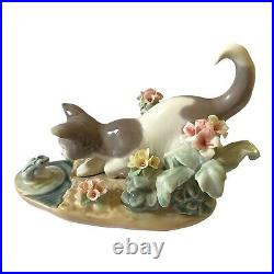 Vintage 1983 Lladro Spain #1442 Kitty Porcelain Playful Cat and Frog NWOB