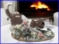 Vintage 1983 Lladro Spain #1442 Kitty Porcelain Playful Cat and Frog NWOB