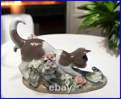 Vintage 1983 Lladro Spain #1442 Kitty Porcelain Playful Cat and Frog NWOB