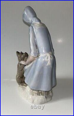 Vintage Graceful Woman withDogs Figure Country Victorian Art (Lladro Look)Medro's