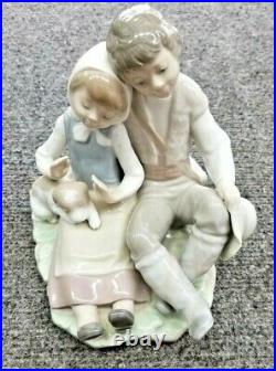Vintage LLADRO #1230 FRIENDSHIP BOY/GIRL/PUPPY DOG Porcelain Figurine