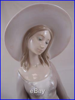 Vintage Lladro Figurine Girl with Dog #4806G Large Size 13 1/2 Free US Shipping