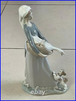 Vintage Lladro Figurine Lady Holding Goose With Dog 4866 A 9